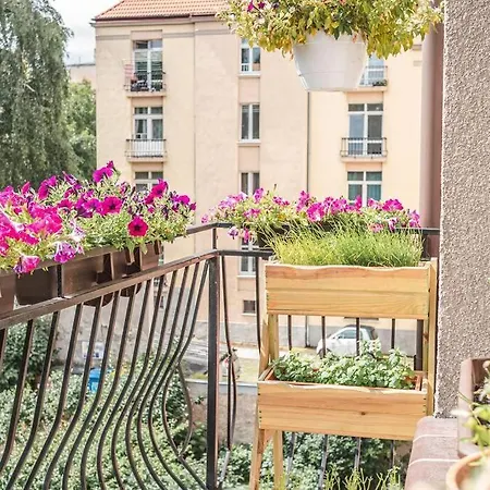 Апартаменты Przestronny Apartament W Kamienicy Blisko Dworca Гдыня